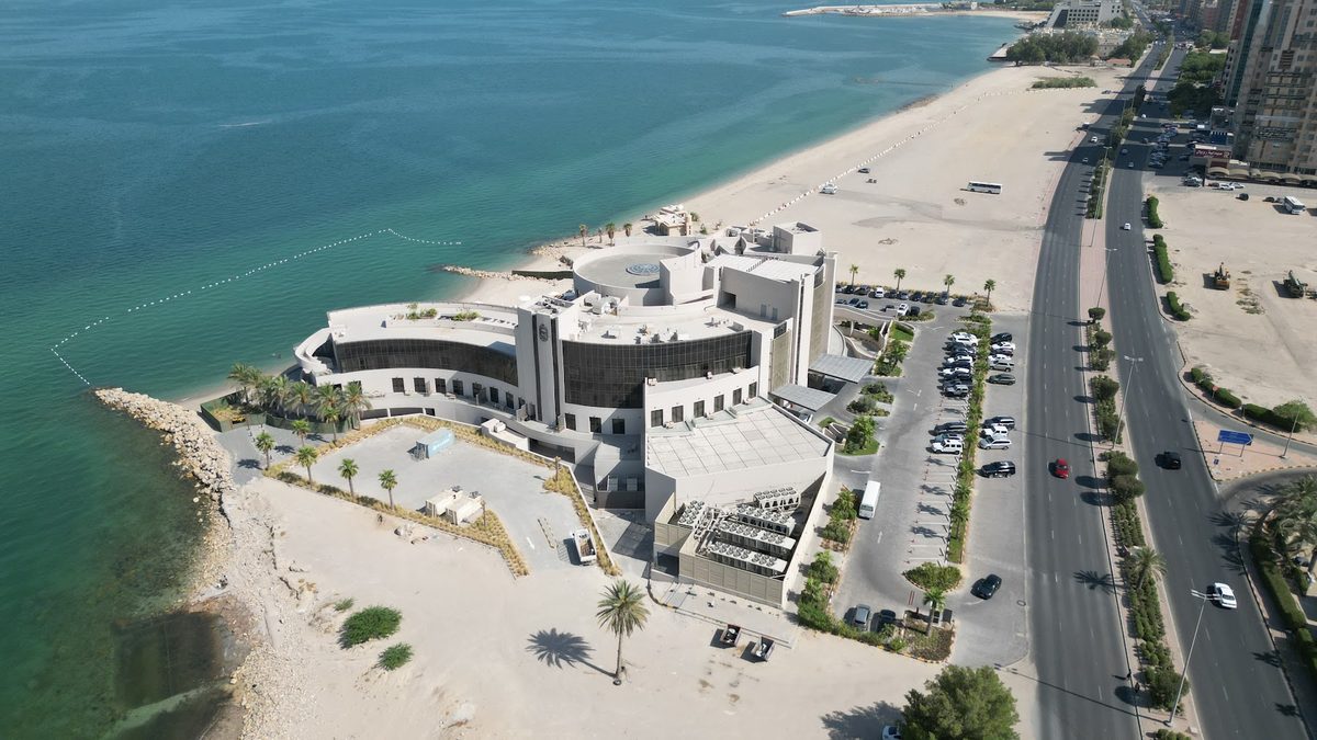 Ray Hotel — الفندق على البحر